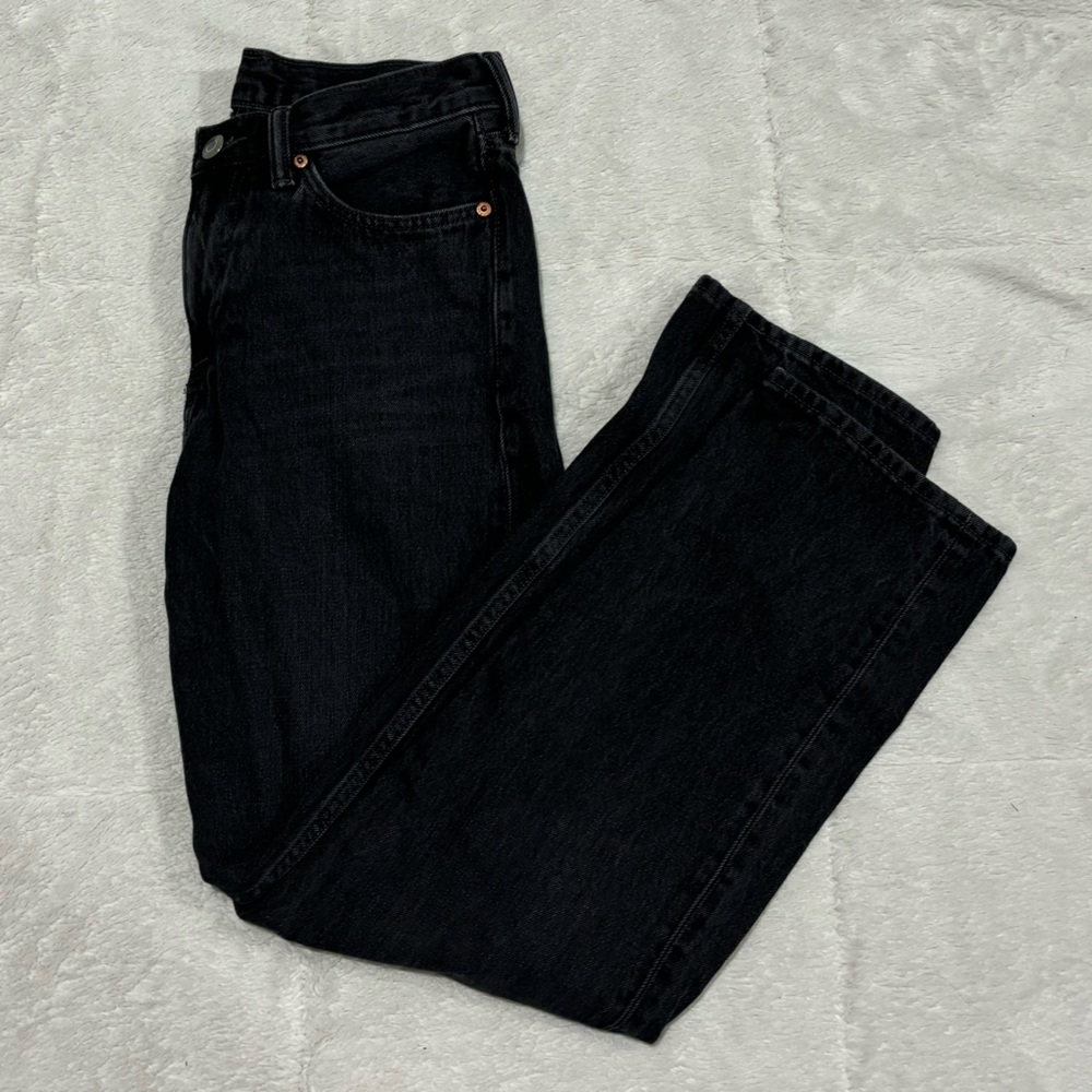30/32 Black H&M Relaxed Fit